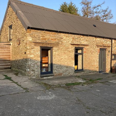 The Milking Parlour At Berthllwyd Quakers Yard Exterior foto